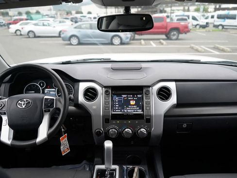 Used 2017 Toyota Tundra SR5 image 18
