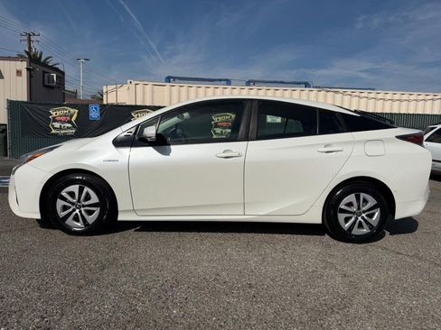 Used 2018 Toyota Prius Two w/ Prius Two Safety Plus Package image 10
