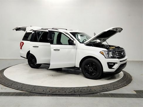 Used 2021 Ford Expedition XLT image 9