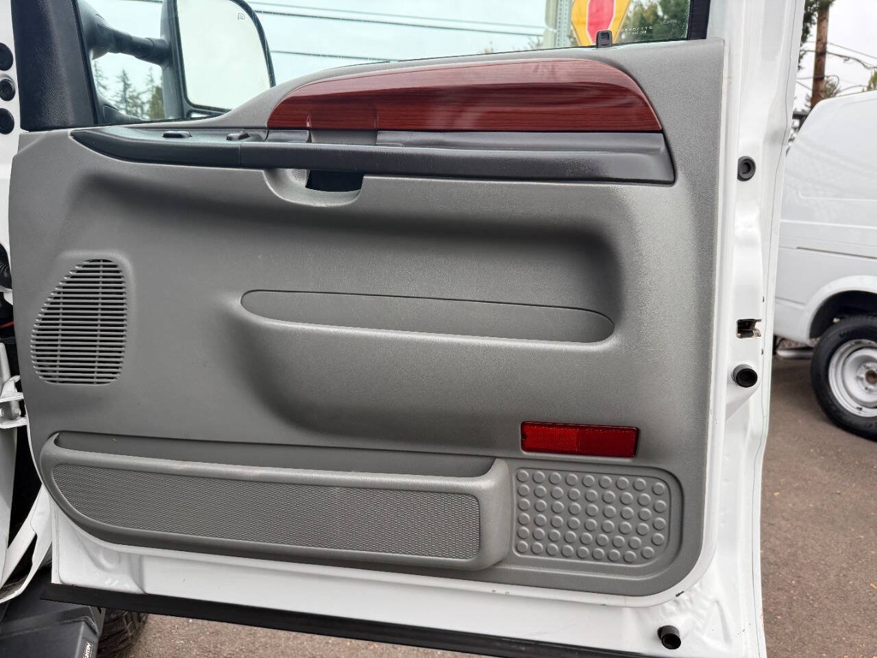 Used 2005 Ford F350 Lariat AWD/4WD image 33