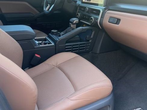 Used 2025 Toyota 4Runner Limited image 12