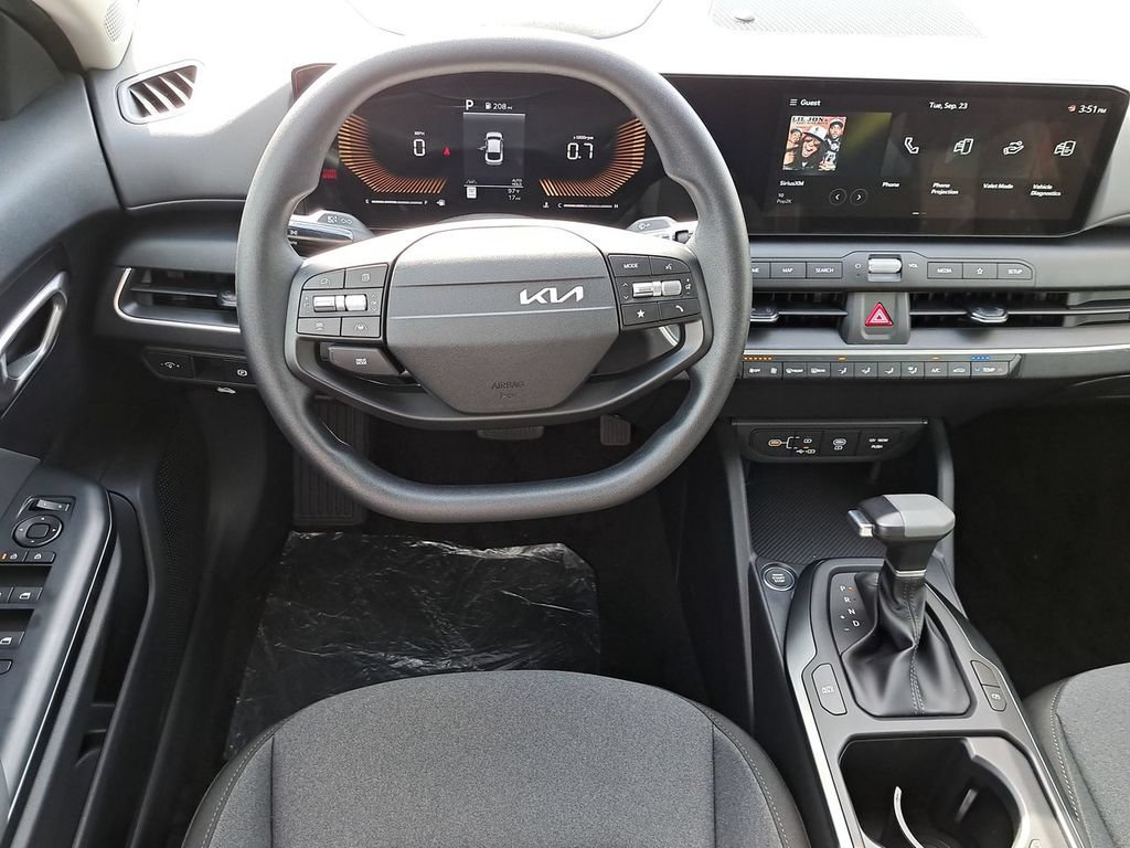 Used 2025 Kia K4 FWD image 16