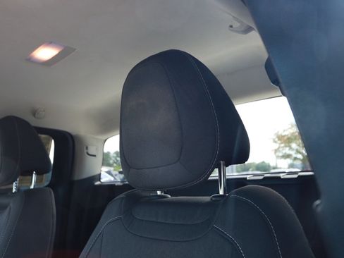 Used 2020 Chevrolet Colorado LT w/ Safety Package RWD image 12