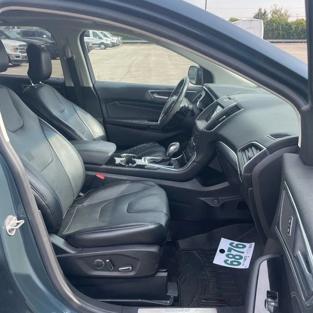Used 2016 Ford Edge Titanium w/ Equipment Group 302A AWD/4WD image 23