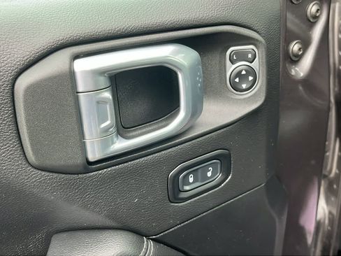 Certified 2021 Jeep Wrangler Unlimited Sahara image 25