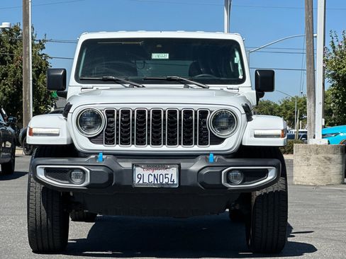 Certified 2024 Jeep Wrangler Unlimited Sahara AWD/4WD image 9