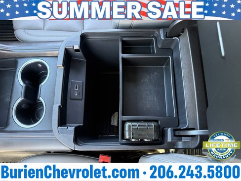 Used 2022 Chevrolet Suburban Z71 w/ Luxury Package AWD/4WD image 19