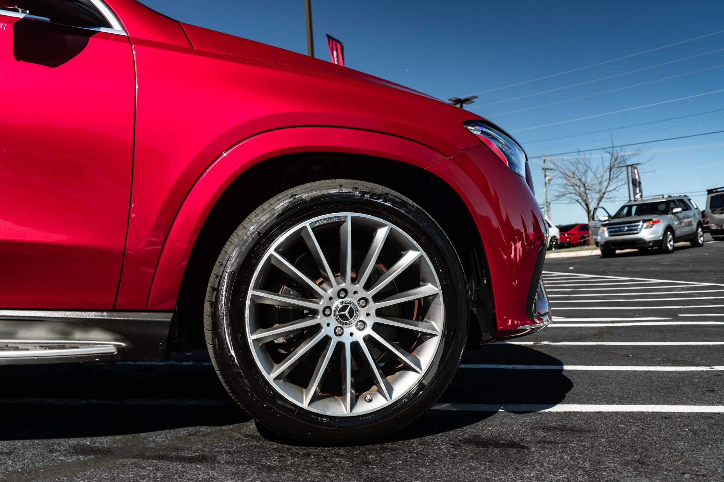 Used 2024 Mercedes-Benz GLE 350 4MATIC w/ AMG Line Exterior image 9