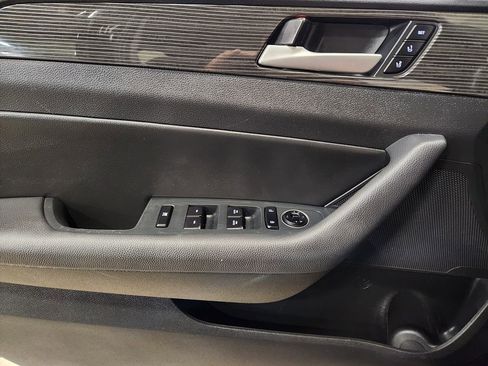 Used 2018 Hyundai Sonata Limited image 43
