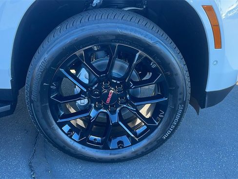 New 2026 GMC Yukon Elevation image 9