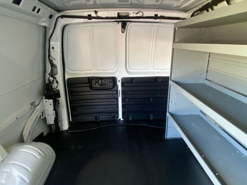 Used 2021 Chevrolet Express 2500 w/ Driver Convenience Package RWD image 8