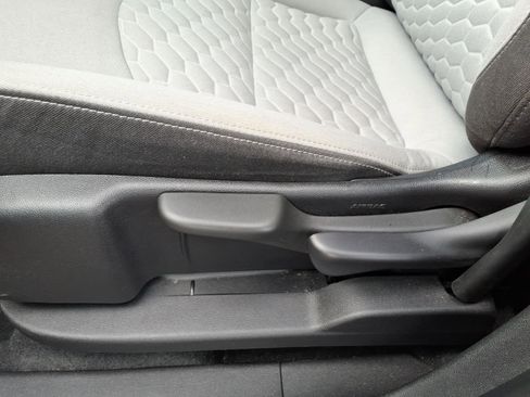 Used 2018 Chevrolet Equinox LS FWD image 8