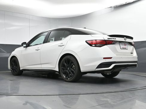 Certified 2025 Nissan Sentra SR w/ Midnight Edition image 27