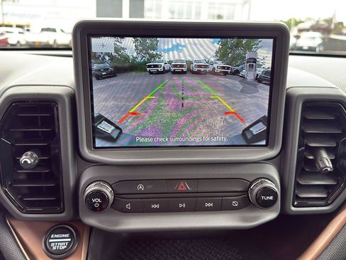Used 2023 Ford Bronco Sport Outer Banks w/ Tech Package AWD/4WD image 14