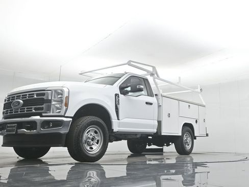 New 2025 Ford F350 XL w/ XL Chrome Package image 49