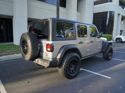Used 2019 Jeep Wrangler Unlimited Sport S AWD/4WD image 7