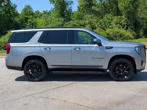 Used 2023 GMC Yukon SLT AWD/4WD image 15