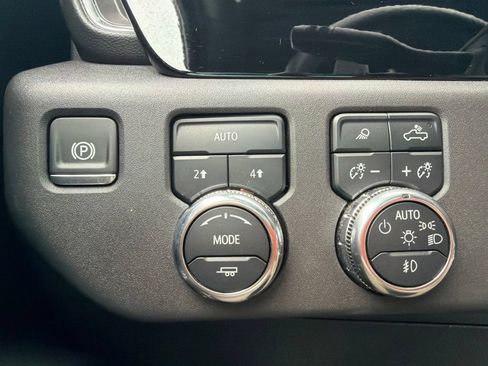 Used 2024 GMC Sierra 1500 SLT w/ SLT Premium Package AWD/4WD image 23