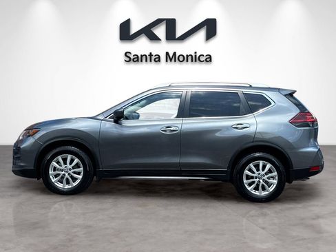 Used 2020 Nissan Rogue SV FWD image 3
