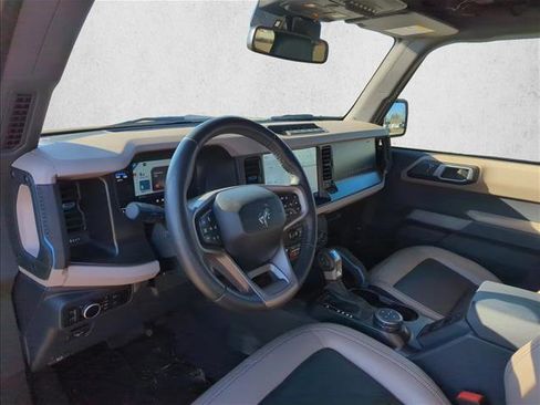 Used 2023 Ford Bronco Wildtrak image 7