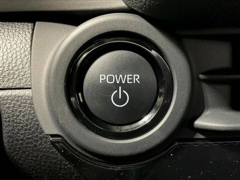 Certified 2025 Toyota Crown Signia image 37