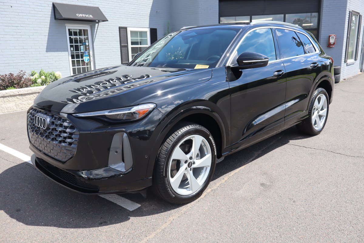 Used 2025 Audi Q5 Premium Plus AWD/4WD image 2