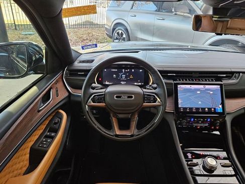 Used 2025 Jeep Grand Cherokee Summit w/ Adv Protech Group IV image 12