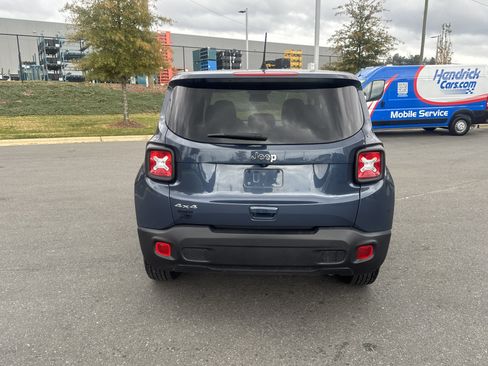 Certified 2023 Jeep Renegade Latitude image 9