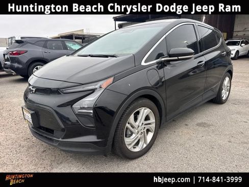 Used 2023 Chevrolet Bolt LT w/ Driver Confidence Package FWD image 1