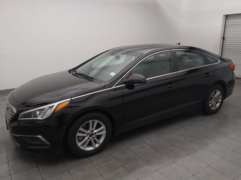 Used 2016 Hyundai Sonata SE FWD image 2