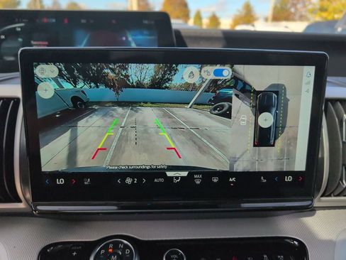 New 2025 Ford Expedition Active image 24