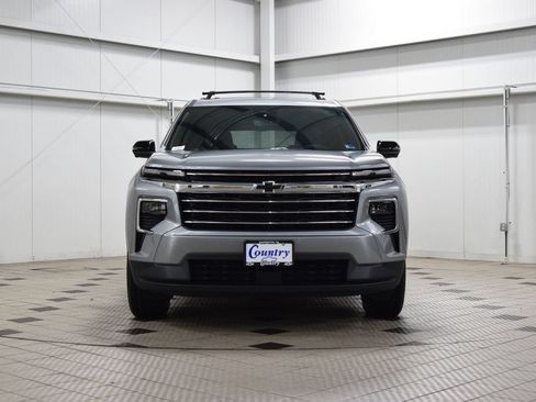 New 2026 Chevrolet Traverse LT w/ Driver Confidence Package AWD/4WD image 2