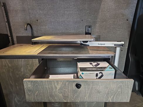 New 2025 RAM ProMaster 1500 w/ Quick Order Package 22G SLT image 5