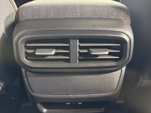 Used 2025 Honda Pilot Sport image 25