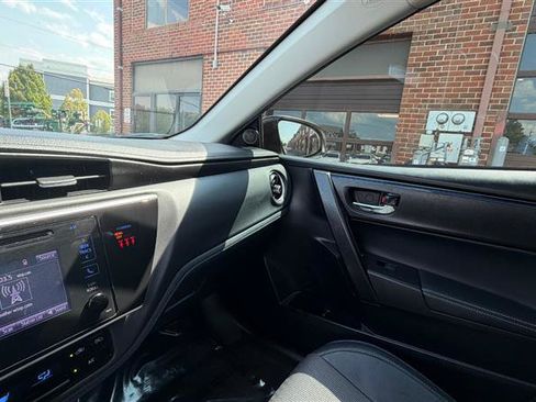 Used 2019 Toyota Corolla SE FWD image 34