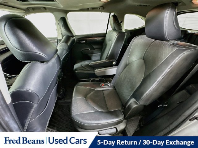 Used 2023 Toyota Highlander Limited AWD/4WD image 32