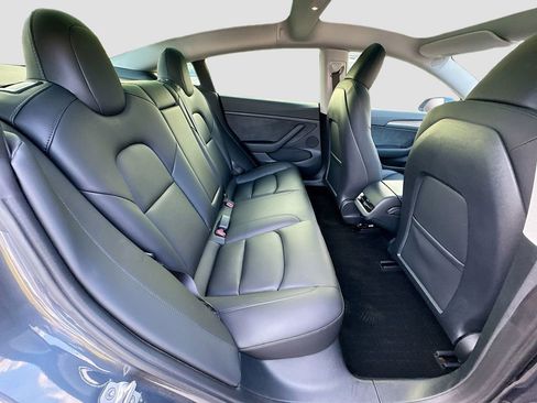 Used 2023 Tesla Model 3 Standard Range image 34