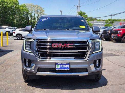 Used 2022 GMC Yukon XL SLT w/ SLT Premium Package AWD/4WD image 8