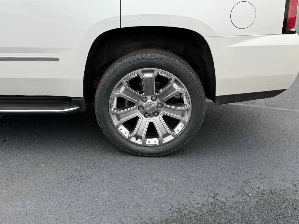 Used 2017 GMC Yukon Denali w/ Open Road Package AWD/4WD image 10