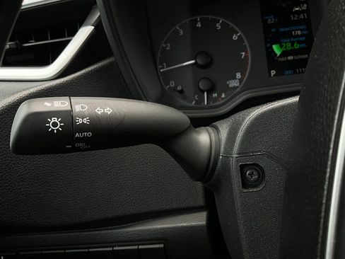 Used 2025 Toyota Corolla SE image 33