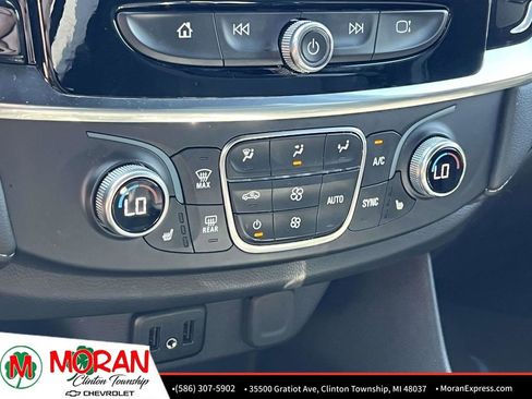 Certified 2023 Chevrolet Traverse LT FWD image 22