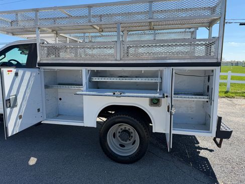 Used 2019 Ford F450 XL w/ XL Value Package image 3