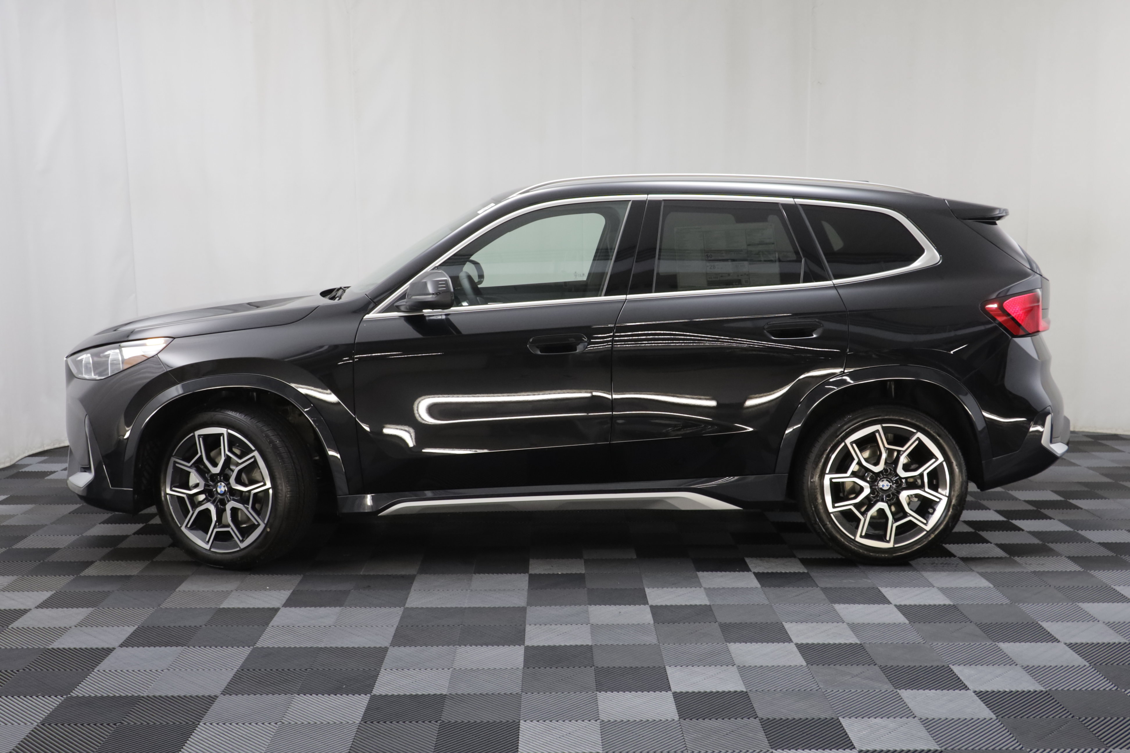 New 2027 BMW X1 xDrive28i AWD/4WD image 5