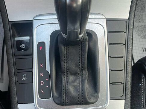 Used 2014 Volkswagen CC Sport image 36