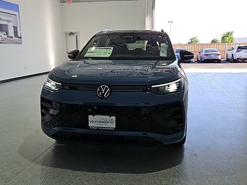 New 2026 Volkswagen Tiguan SE R-Line FWD image 4