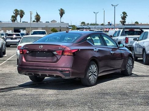 Used 2024 Nissan Altima 2.5 SV FWD image 8