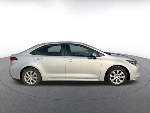 Used 2025 Toyota Corolla LE image 16