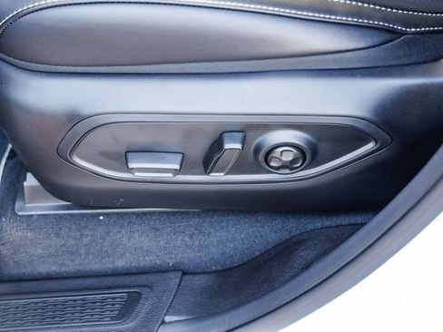 New 2025 Jeep Grand Cherokee Altitude image 23