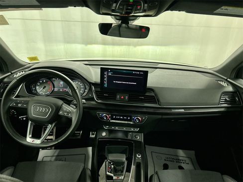 Certified 2022 Audi SQ5 Premium w/ Convenience Package image 18