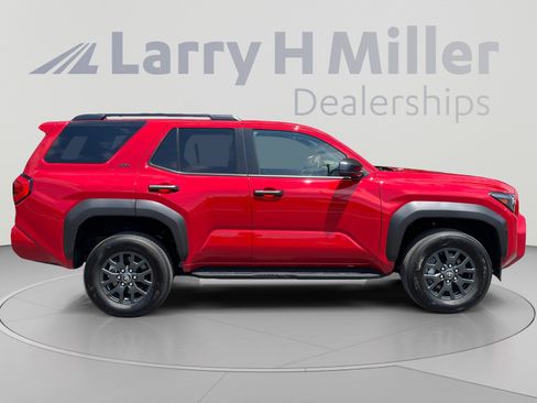 Used 2026 Toyota 4Runner SR5 AWD/4WD image 6